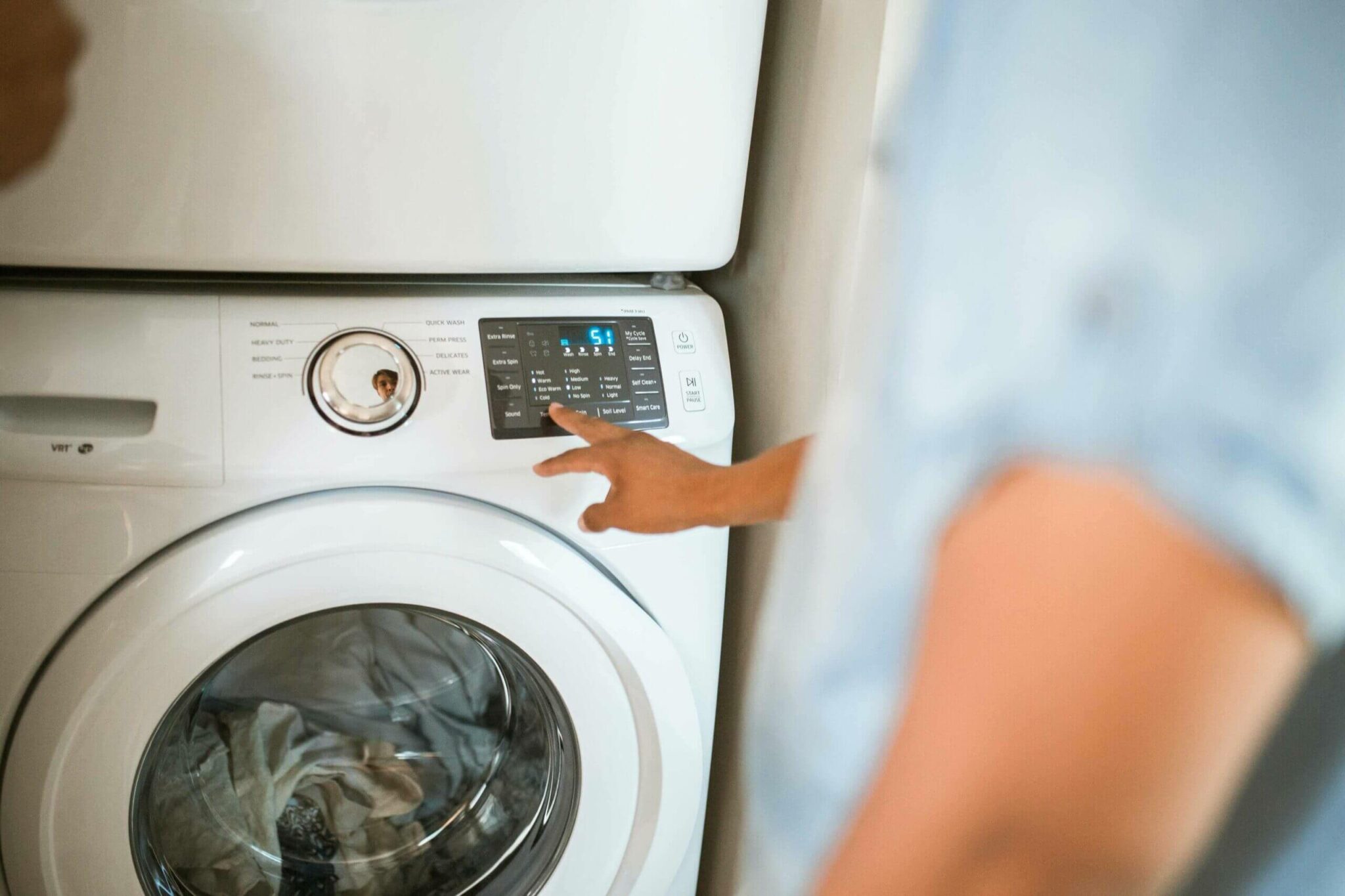 Waschmaschine Bewegt Sich Beim Schleudern Trotz Matte Die richtige Schleuderzahl│3 hilfreiche Tipps - scentme